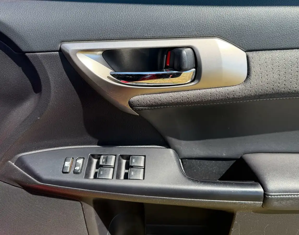 2015-lexus-ct-200h-18-advance-cvt-big-16