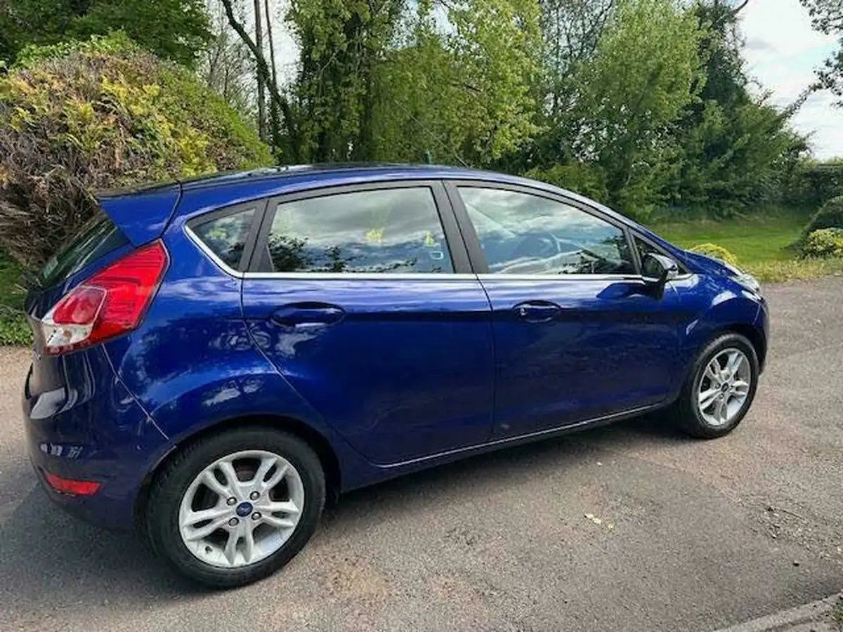 2017-ford-fiesta-125-zetec-5d-big-6