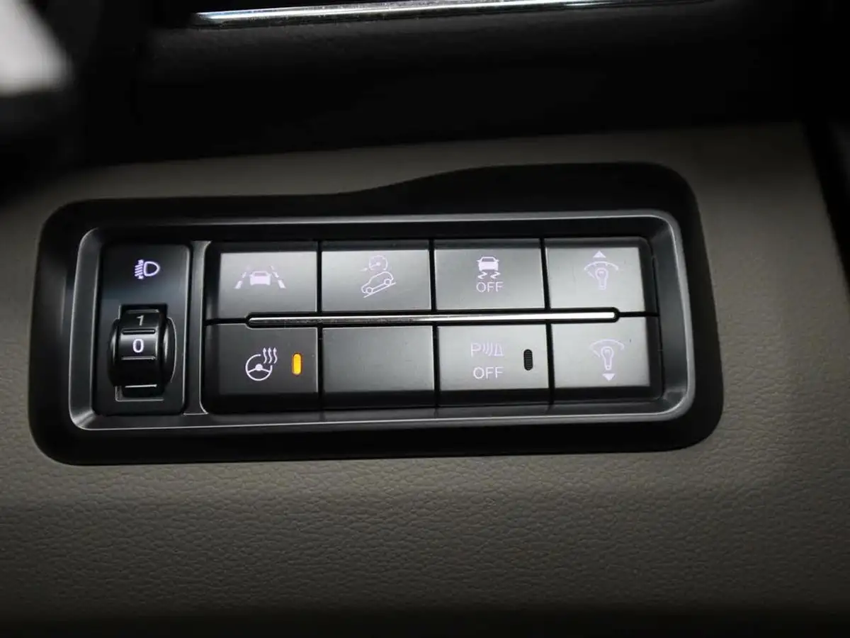 2022-kgm-ssangyong-tivoli-15-ultimate-big-33