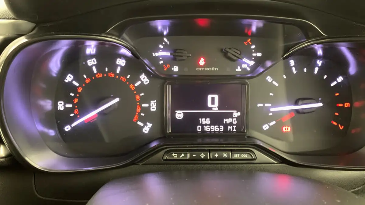 2022-citroen-c3-12-puretech-you-big-9