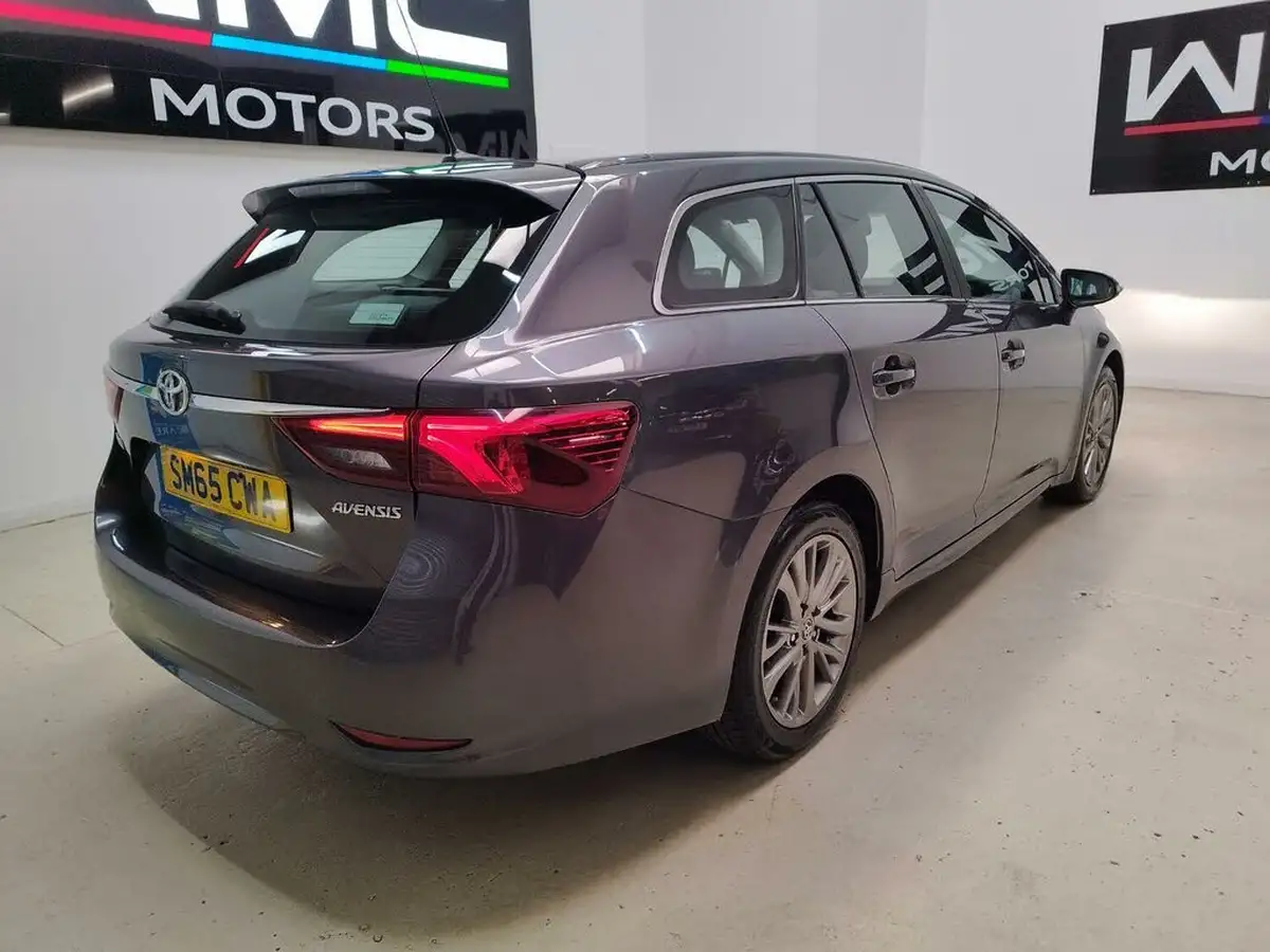 2015-toyota-avensis-16d-4d-business-edition-touring-sports-5d-big-7