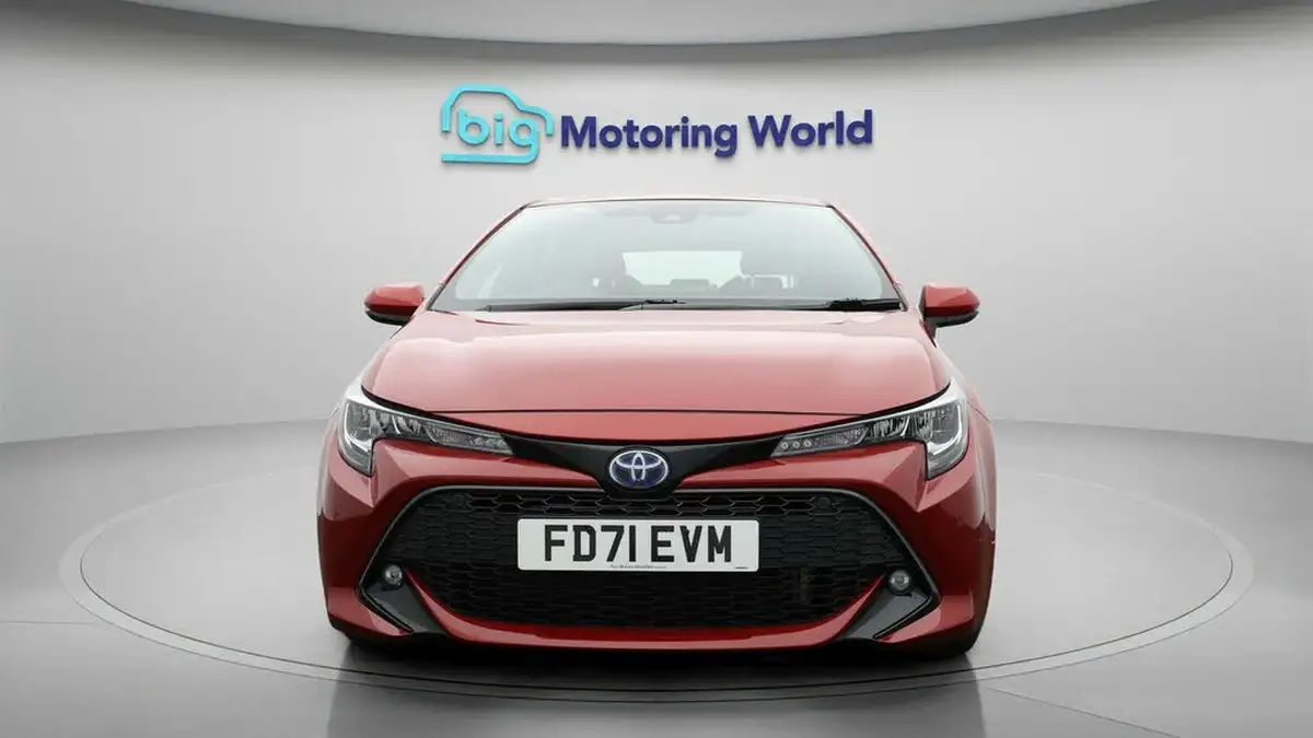 2022-toyota-corolla-18-vvt-i-icon-tech-trk-hatchback-5d-big-1