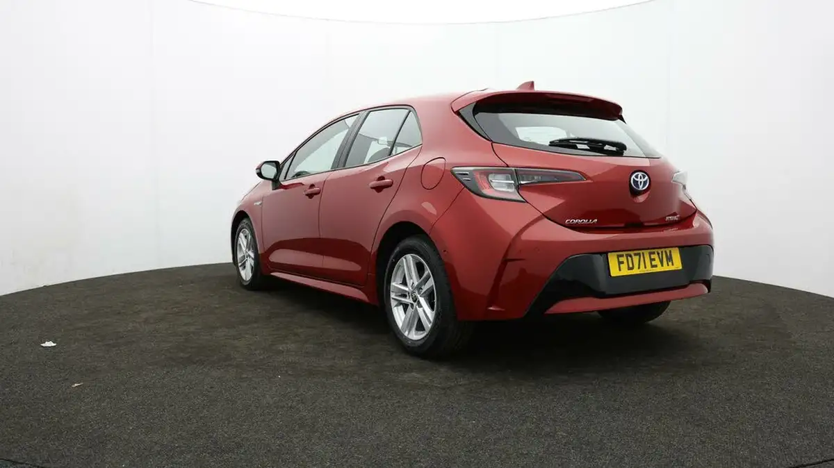 2022-toyota-corolla-18-vvt-i-icon-tech-trk-hatchback-5d-big-77