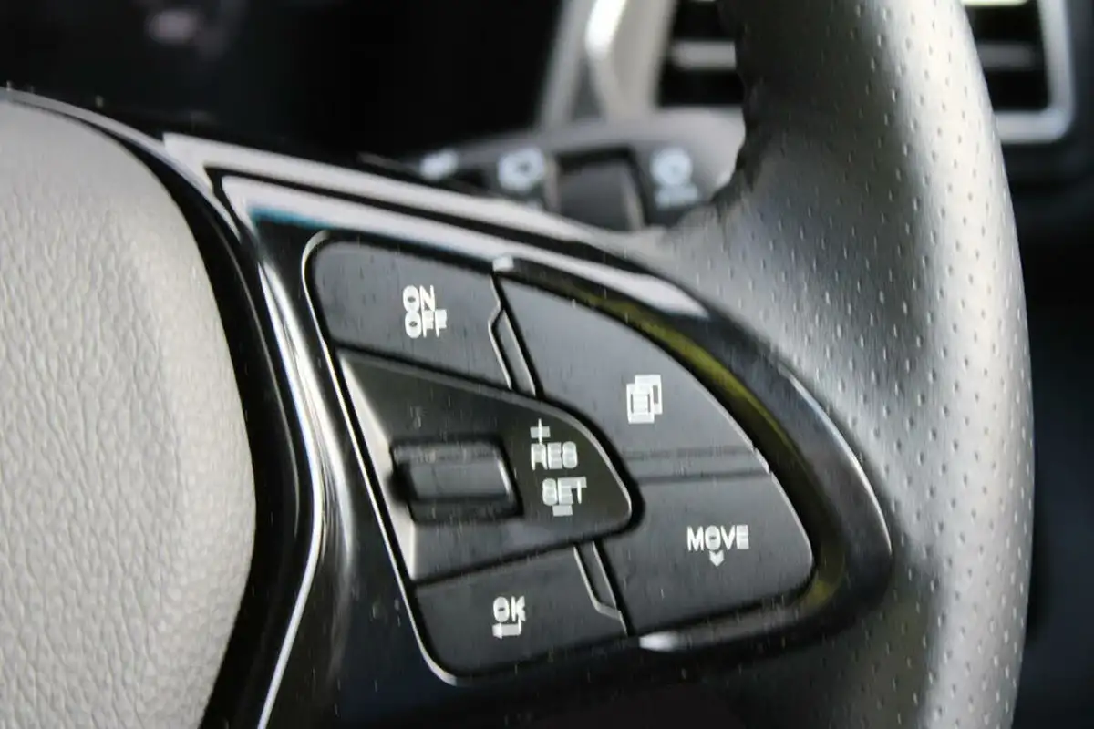 2023-kgm-ssangyong-tivoli-15-ultimate-big-12