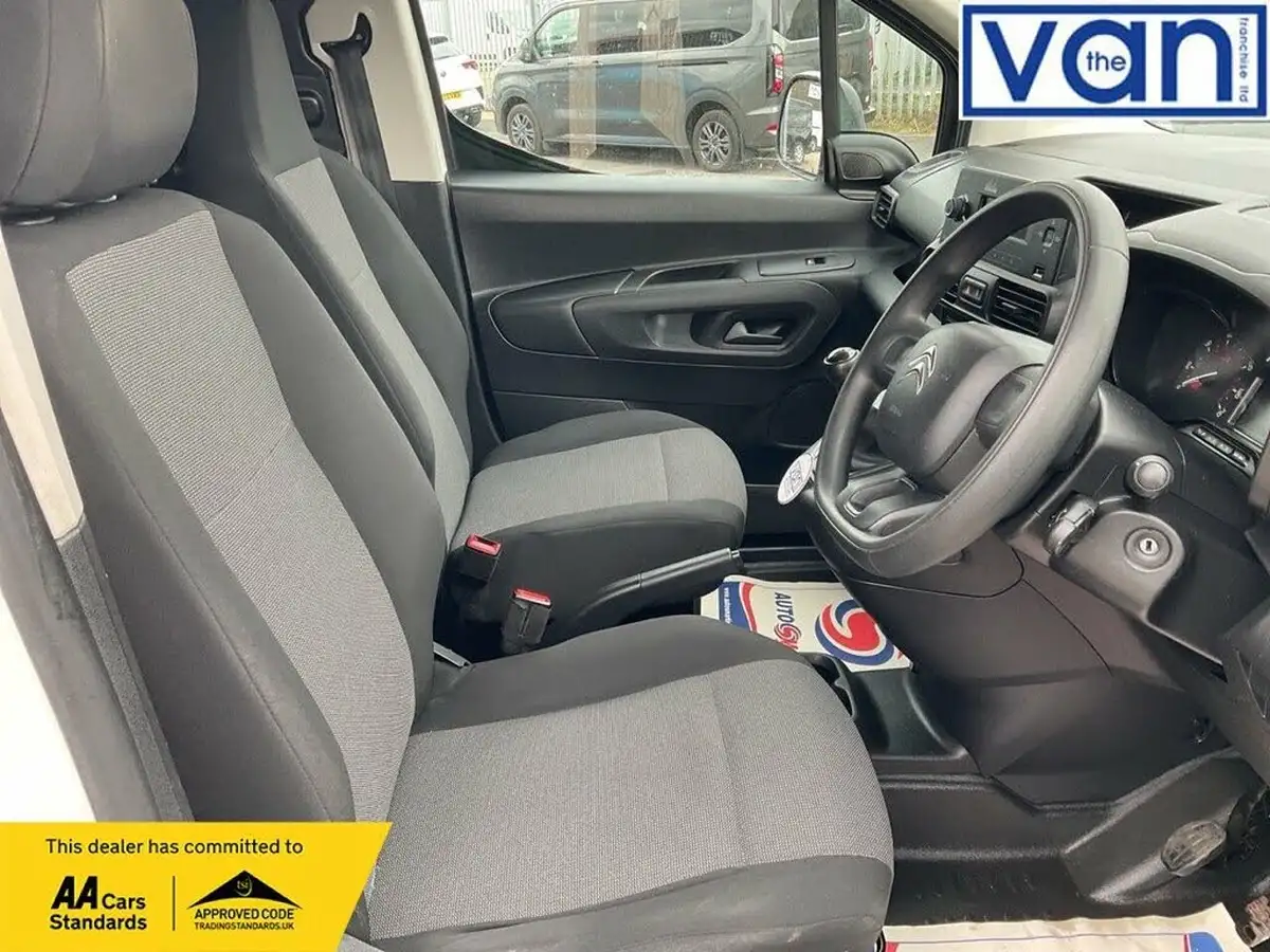 2019-citroen-berlingo-16bluehdi-650-x-panel-big-14