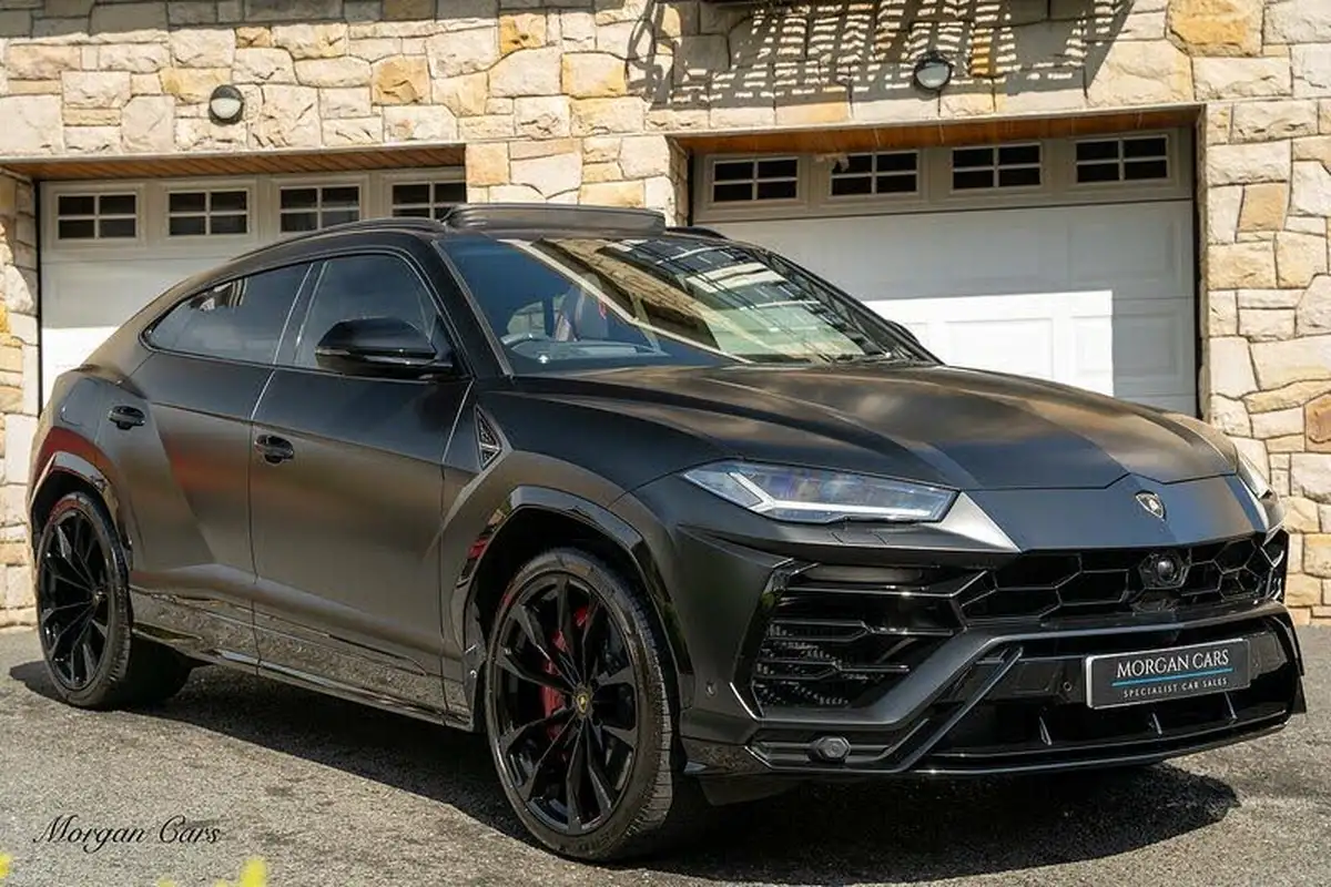 2022-lamborghini-urus-40-no-trim-big-0
