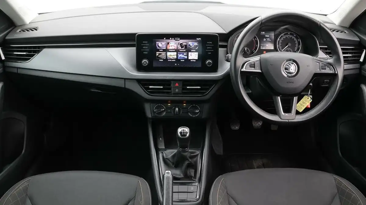 2020-skoda-kamiq-10-tsi-se-115ps-big-13