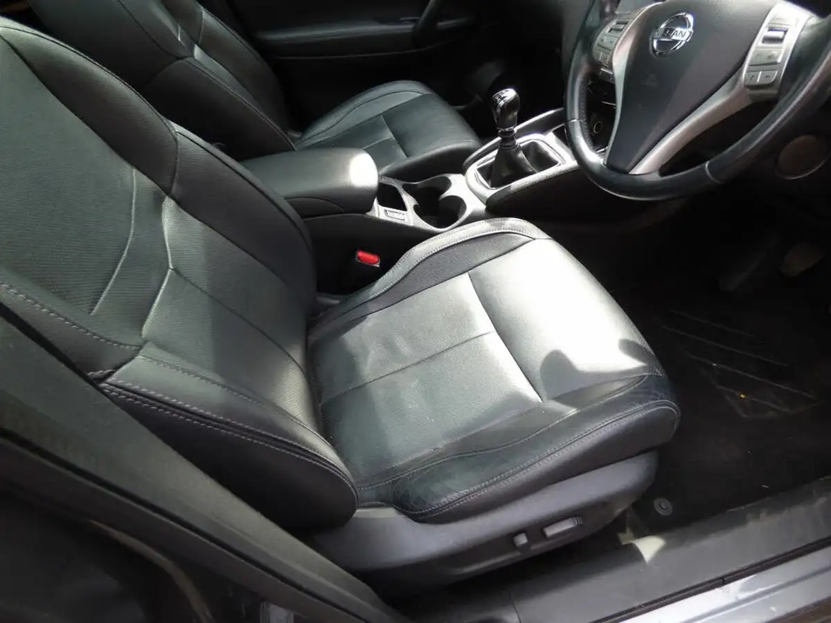 2014-nissan-qashqai-12-tekna-big-4