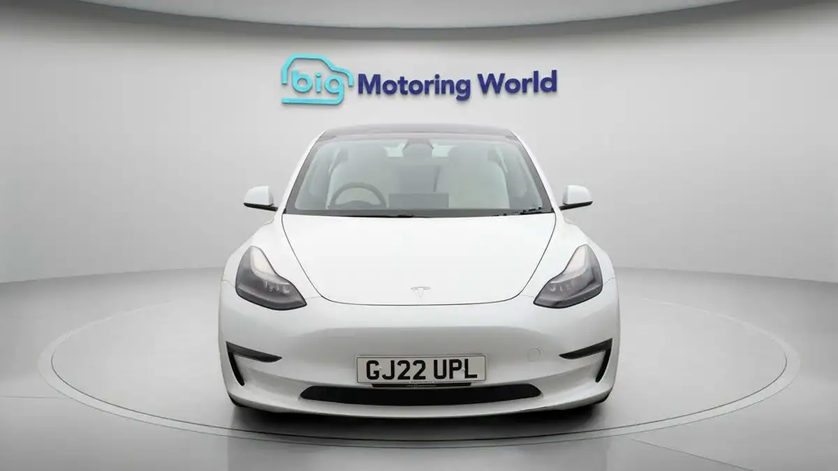 2022-tesla-model-3-e-long-range-big-2