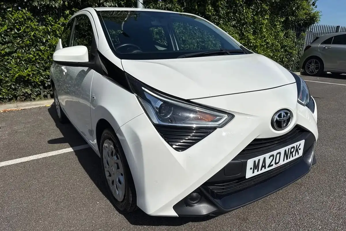 2020-toyota-aygo-10-vvt-i-x-play-big-8