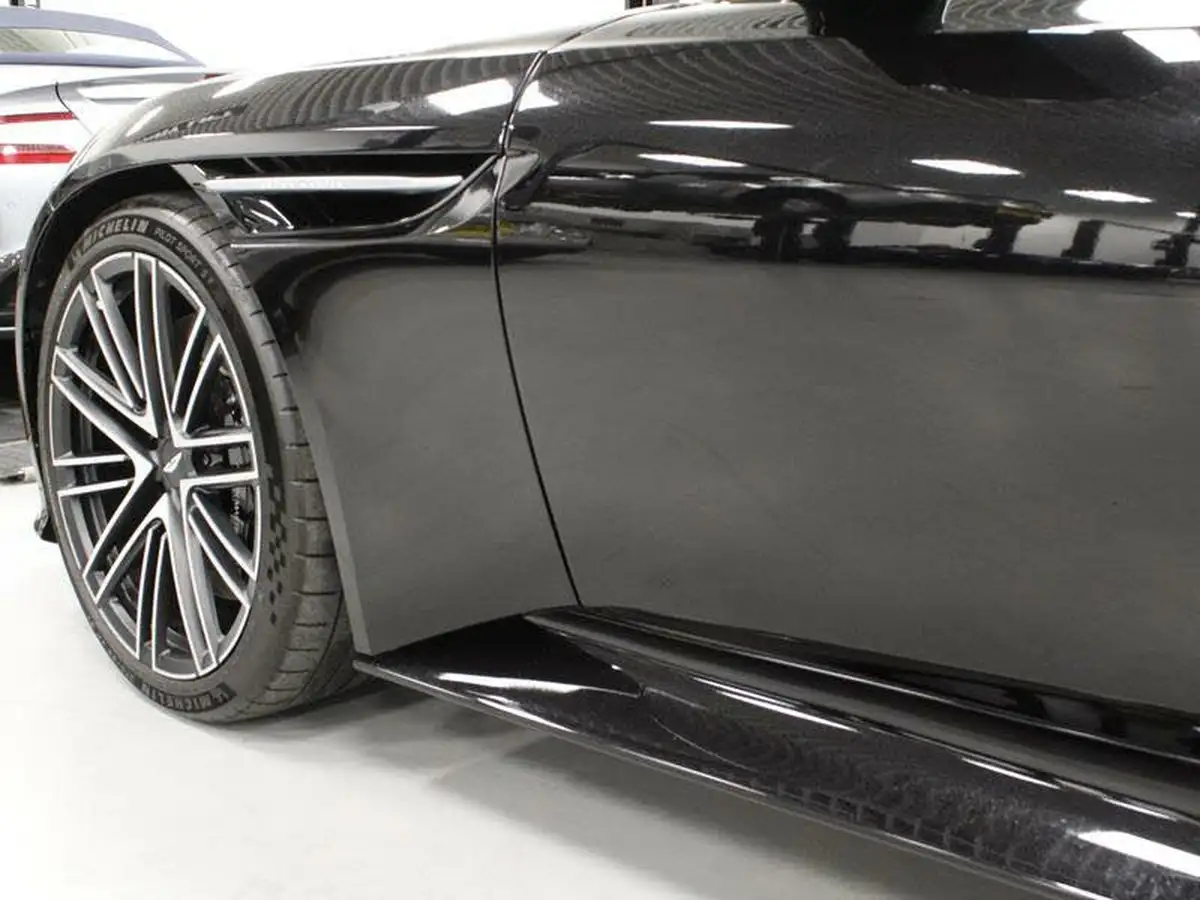 2024-aston-martin-db12-40-v8-auto-euro-6-ss-2dr-big-8