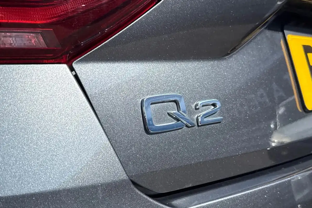 2022-audi-q2-10-30-tfsi-black-edition-big-39