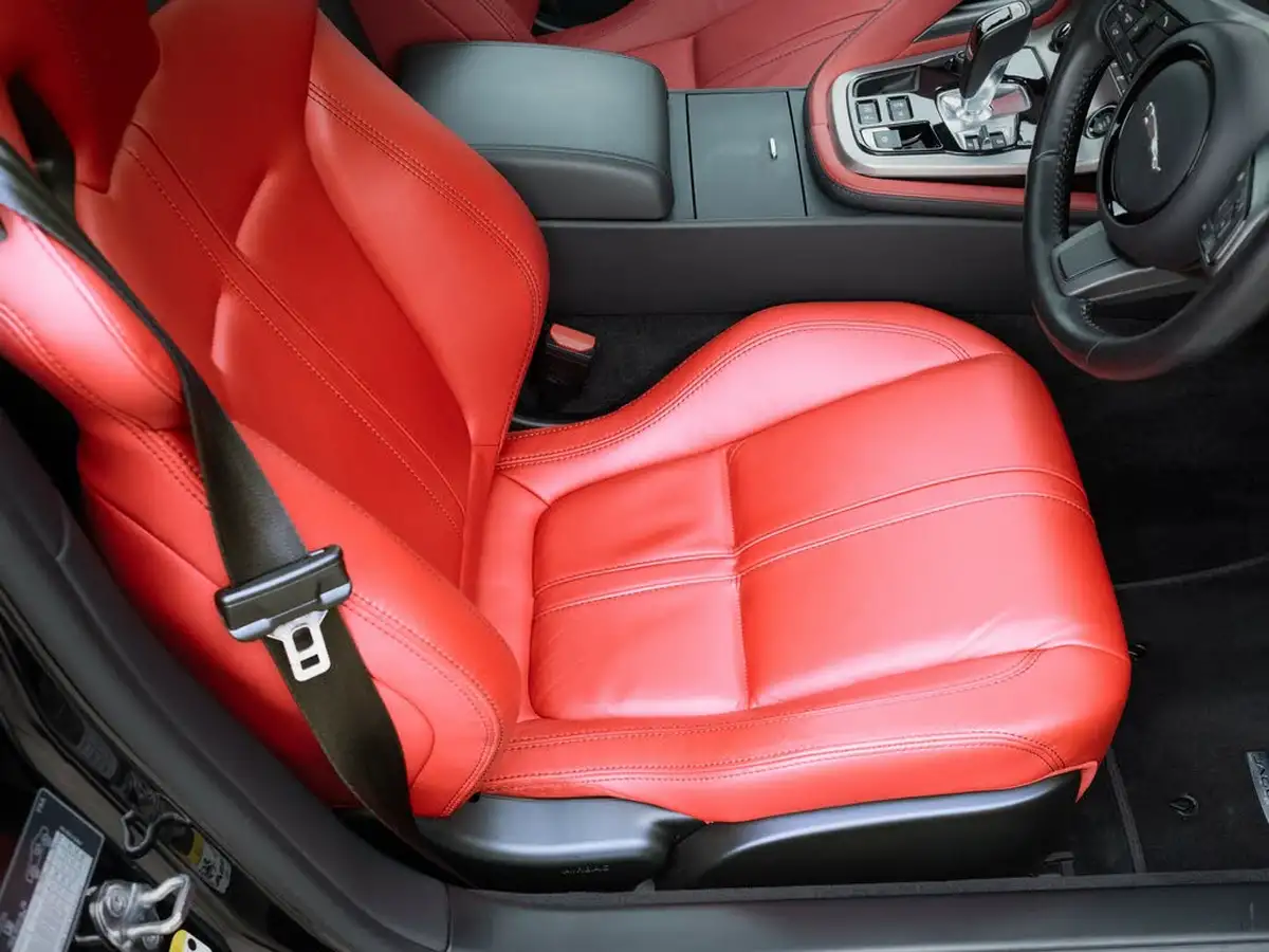2015-jaguar-f-type-30-v6-coupe-quickshift-big-53