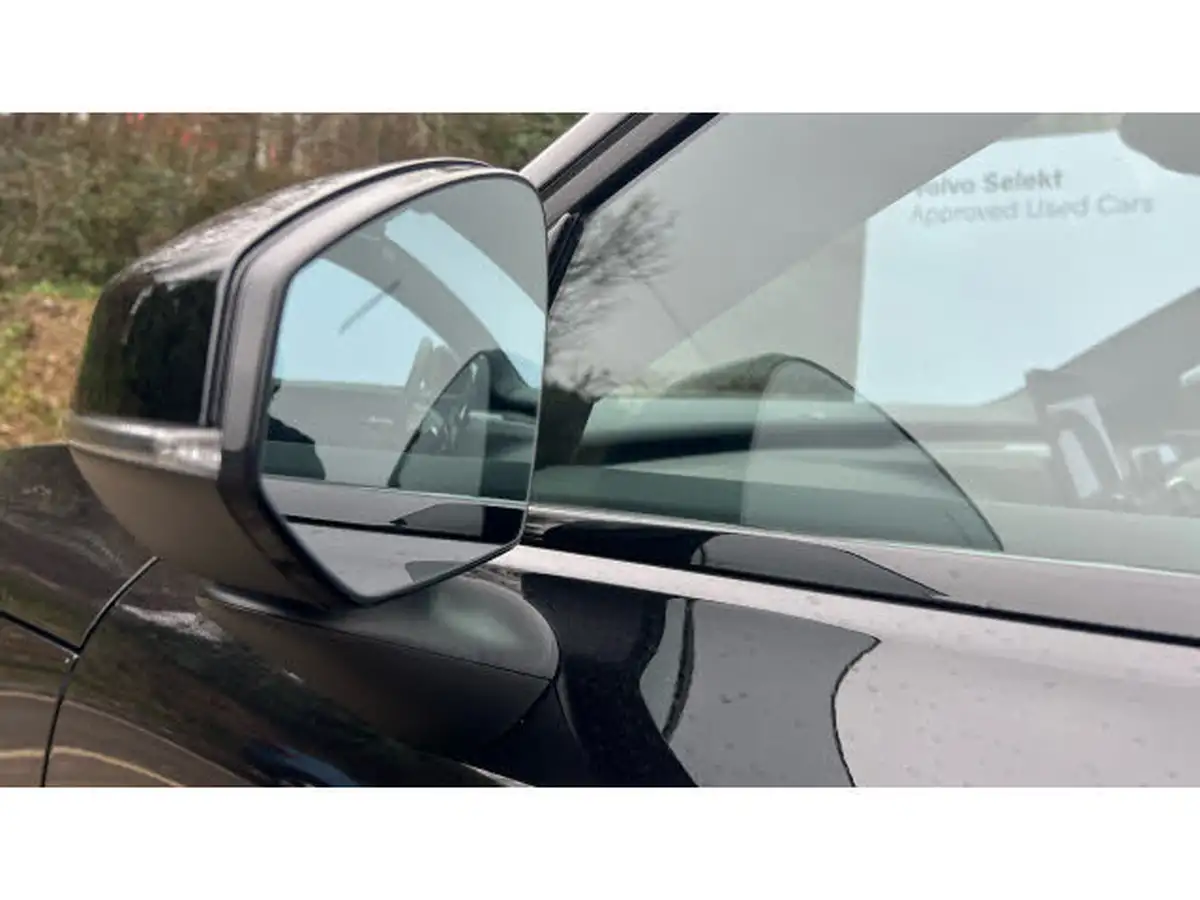 2024-volvo-ex30-e-single-motor-plus-extended-range-big-32