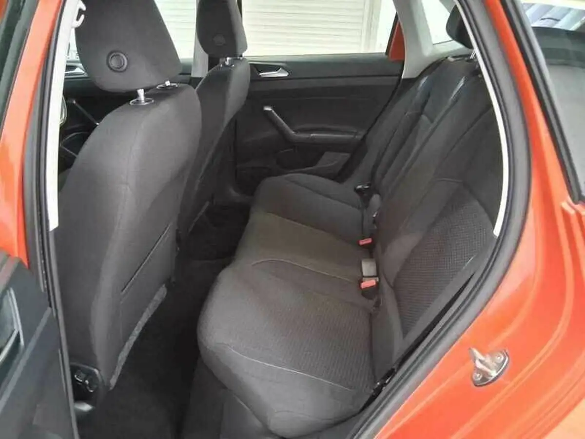 2018-volkswagen-polo-10-se-65ps-big-14