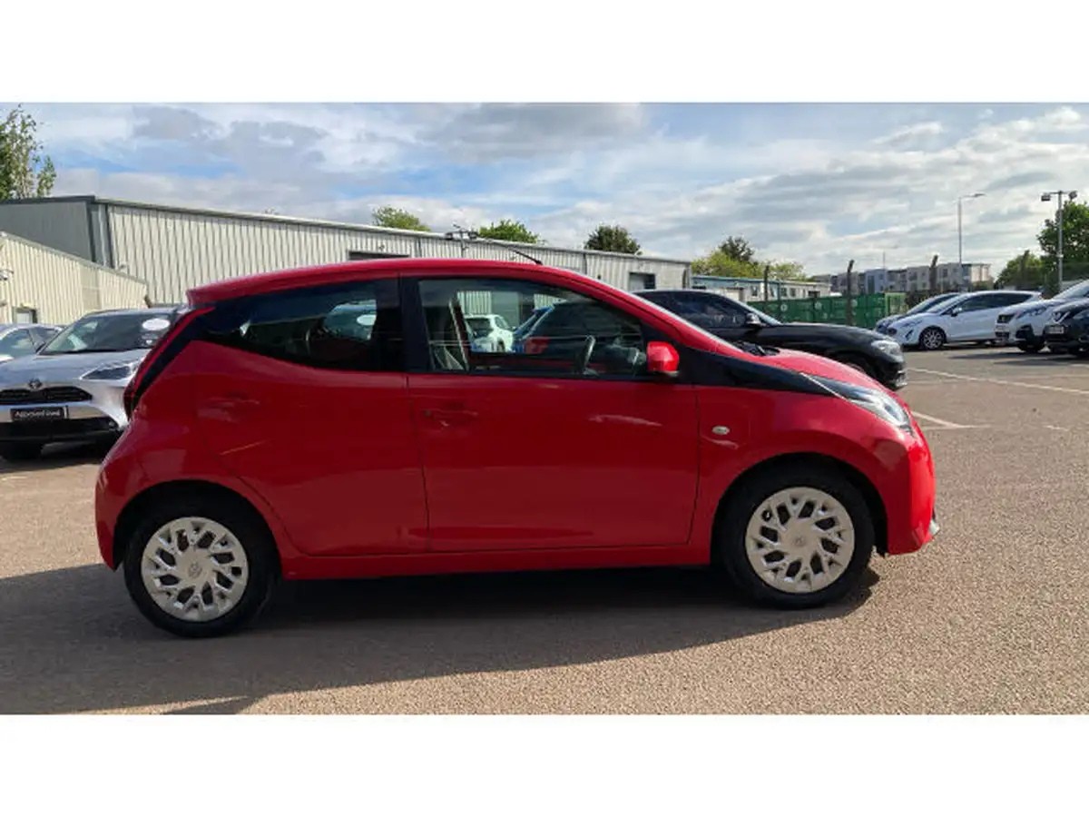 2019-toyota-aygo-10-vvt-i-x-play-big-15