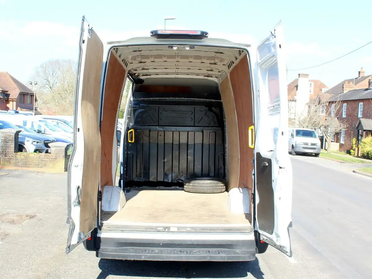 2023-iveco-daily-s-class-23td-35s14v-business-3520mm-h2-136pseu6dt-big-10