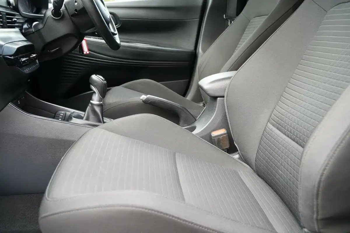 2021-hyundai-i20-10-t-gdi-premium-eclutch-imt-big-28