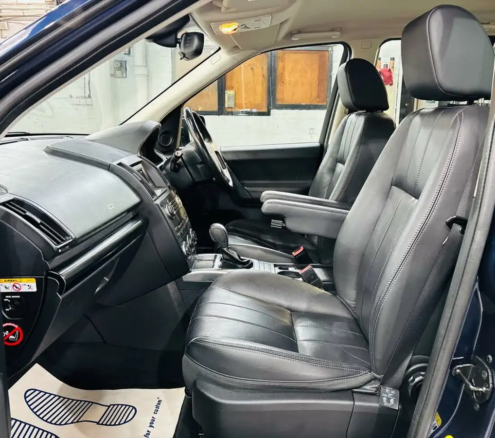 2014-land-rover-freelander-2-22sd4-se-big-16