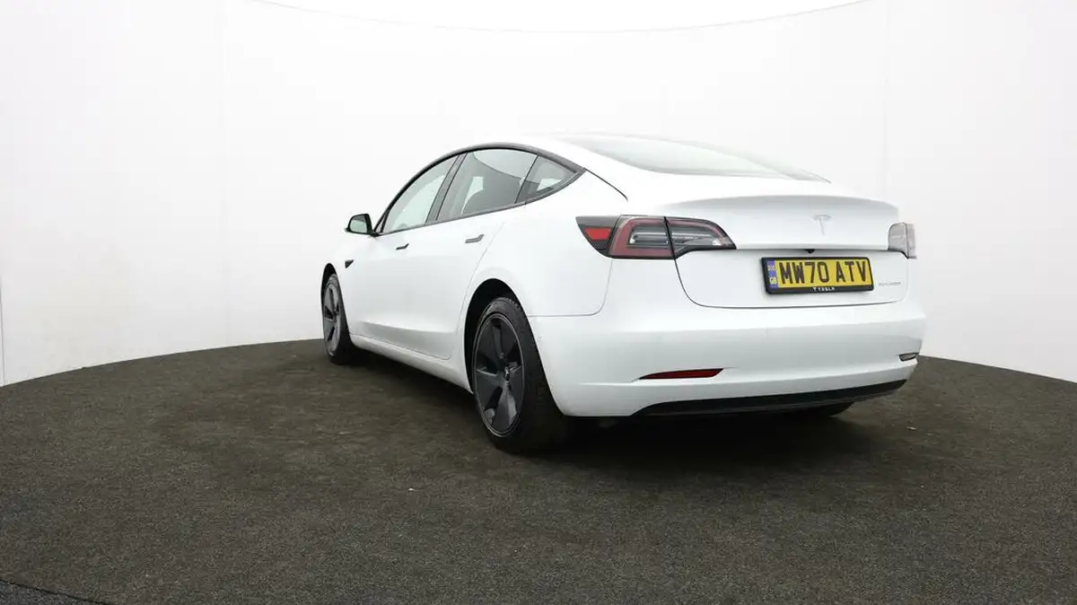 2020-tesla-model-3-e-long-range-big-79