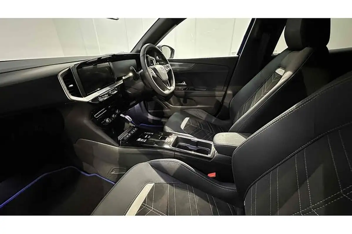 2023-vauxhall-mokka-e-ultimate-big-19
