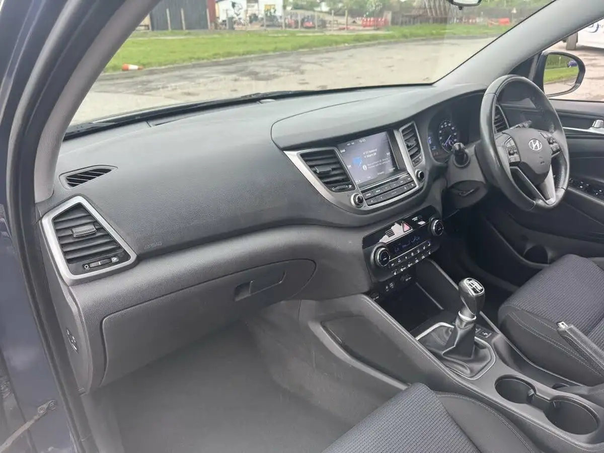 2017-hyundai-tucson-17crdi-blue-drive-se-nav-116ps-big-30