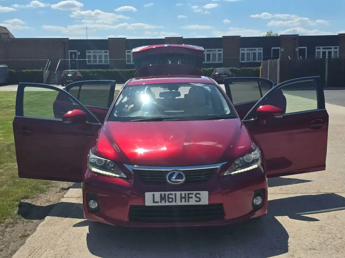 2011-lexus-ct-200h-18-se-l-premier-big-9