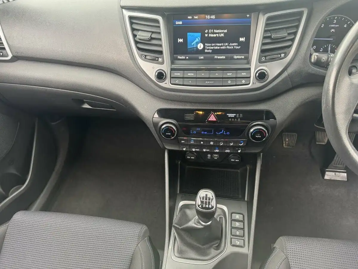 2017-hyundai-tucson-17crdi-blue-drive-se-nav-116ps-big-54