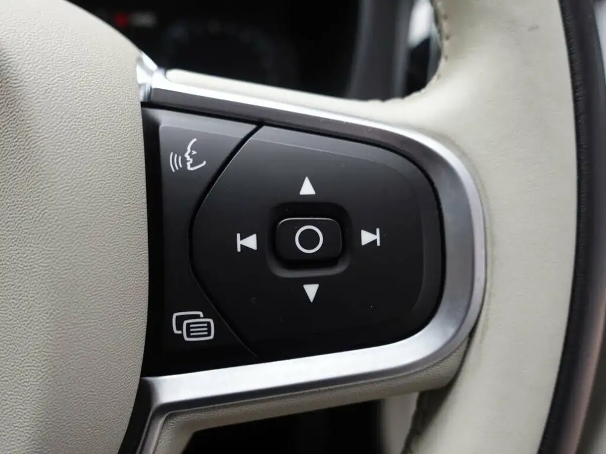 2019-volvo-xc60-20-t5-momentum-awd-big-19
