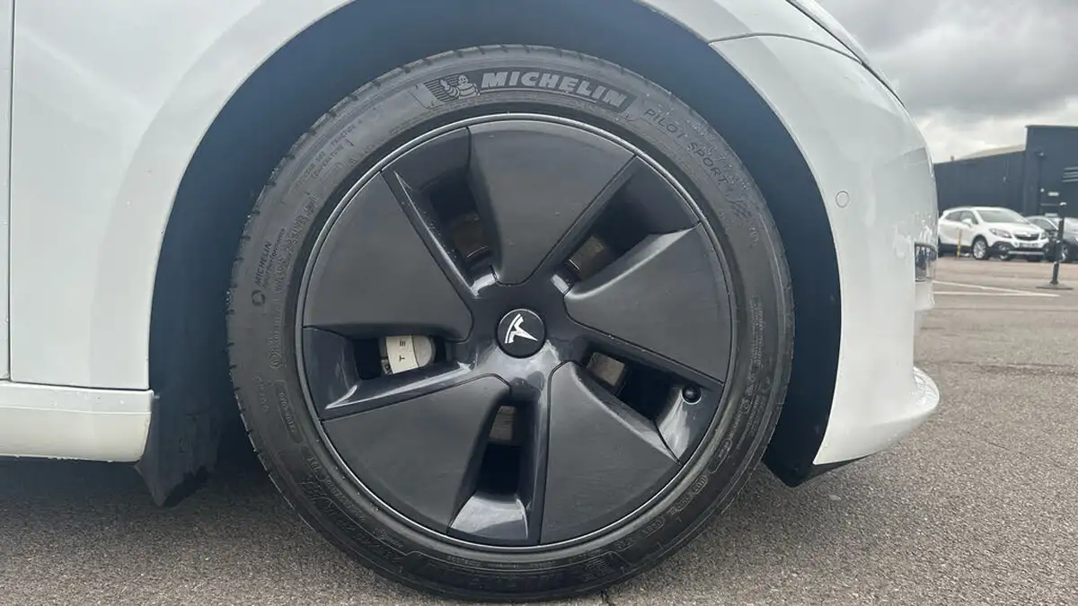 2021-tesla-model-3-e-long-range-4x4-big-19