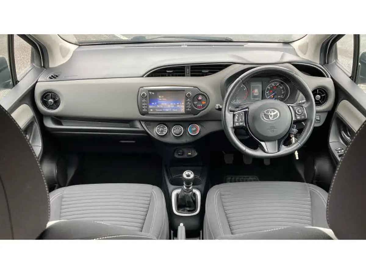 2017-toyota-yaris-15-vvt-i-icon-111bhp-big-9