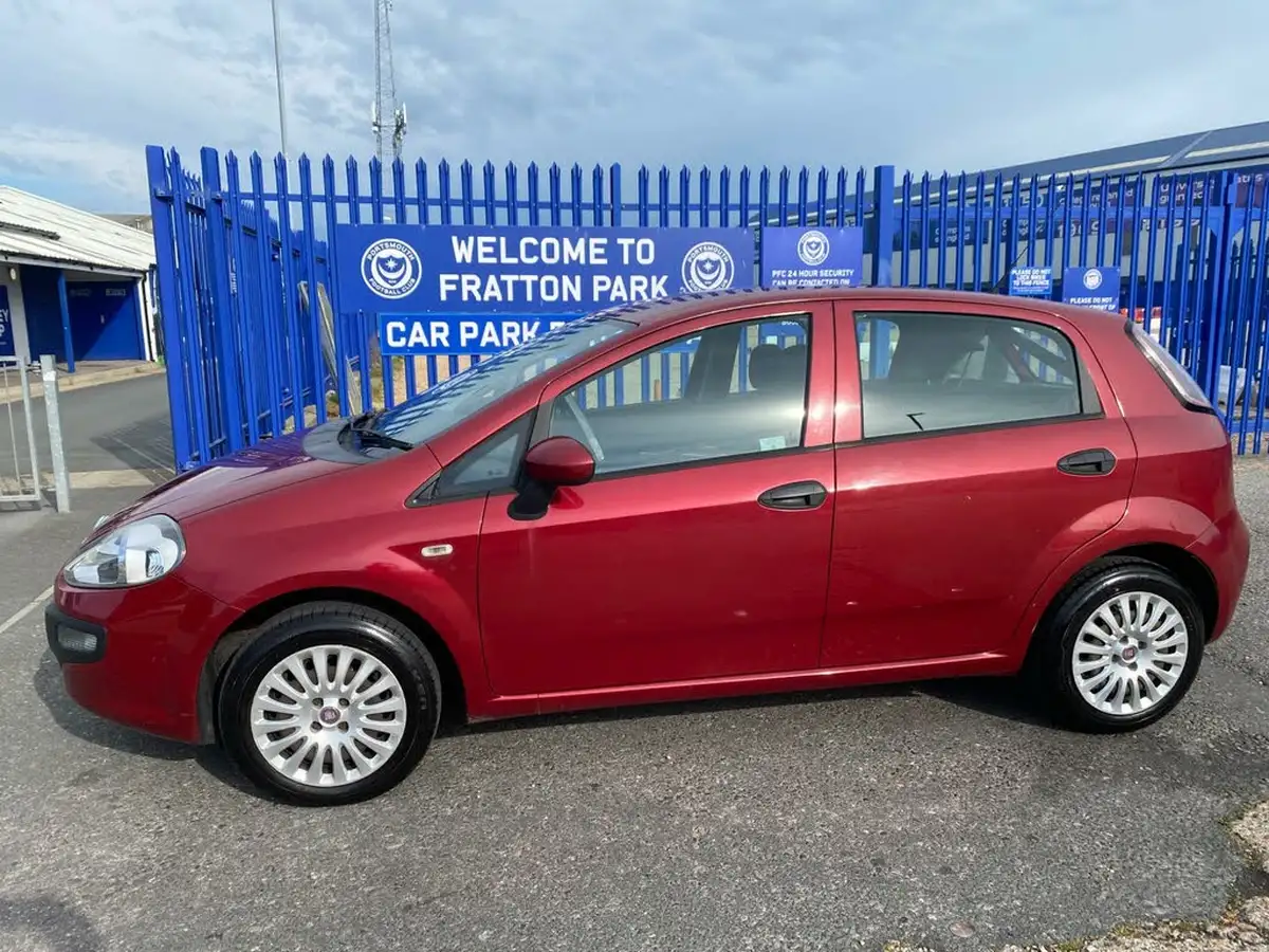 2010-fiat-punto-evo-14-active-5d-big-1
