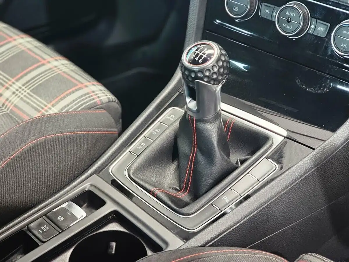 2018-volkswagen-golf-20-tsi-gti-performance-ss-5d-big-8