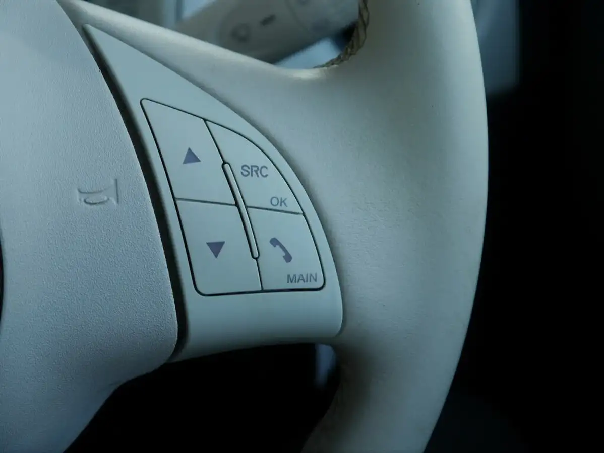 2014-fiat-500-12-lounge-big-15