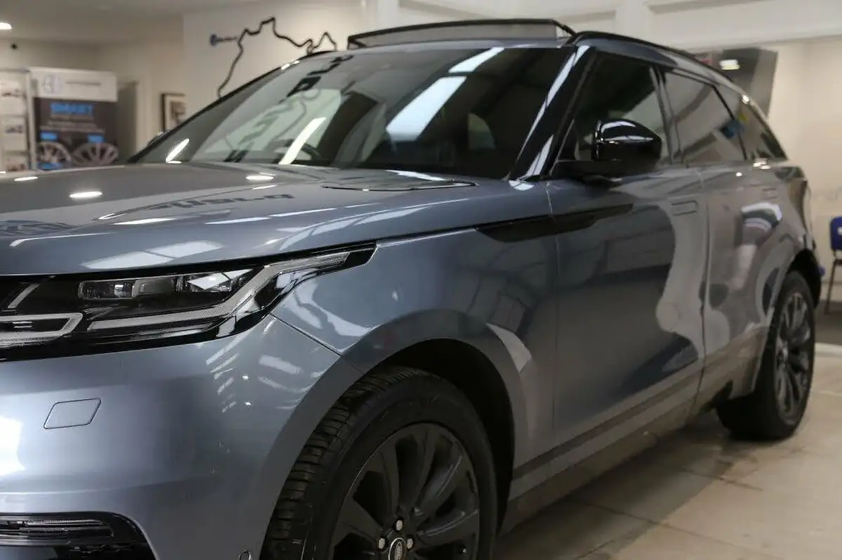 2018-land-rover-range-rover-velar-20-d240-r-dynamic-se-big-9