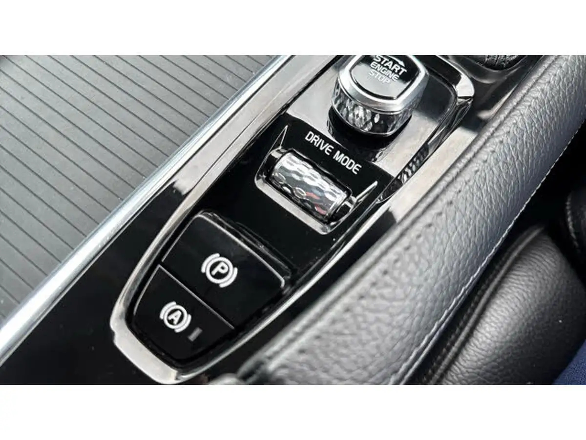 2017-volvo-s90-20td-d4-momentum-big-25