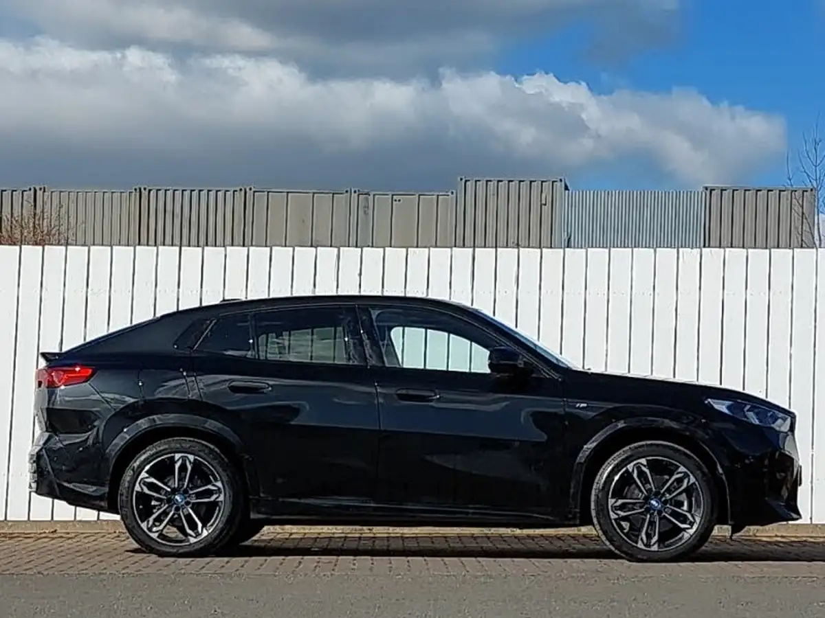 2024-bmw-ix2-e-xdrive30-m-sport-big-2