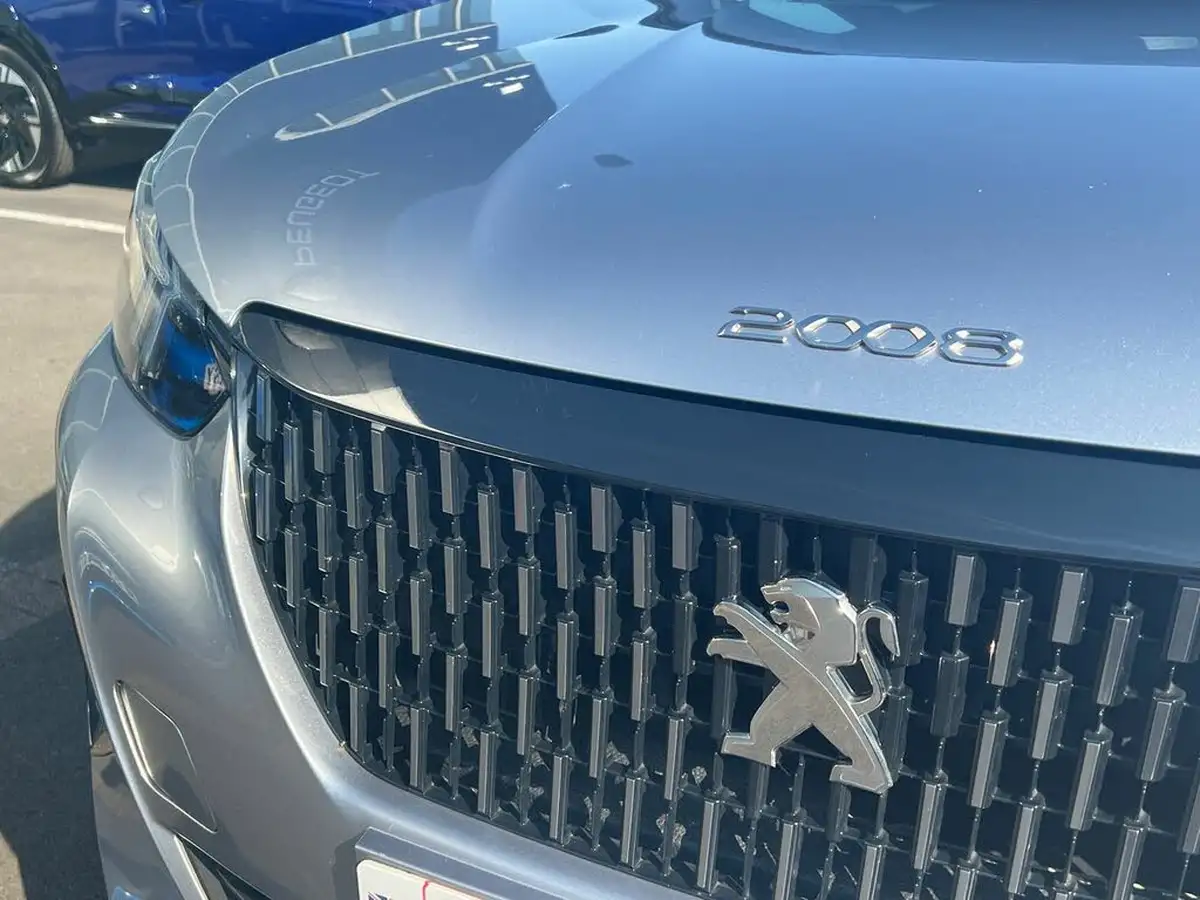 2020-peugeot-2008-suv-12-puretech-gt-line-big-24