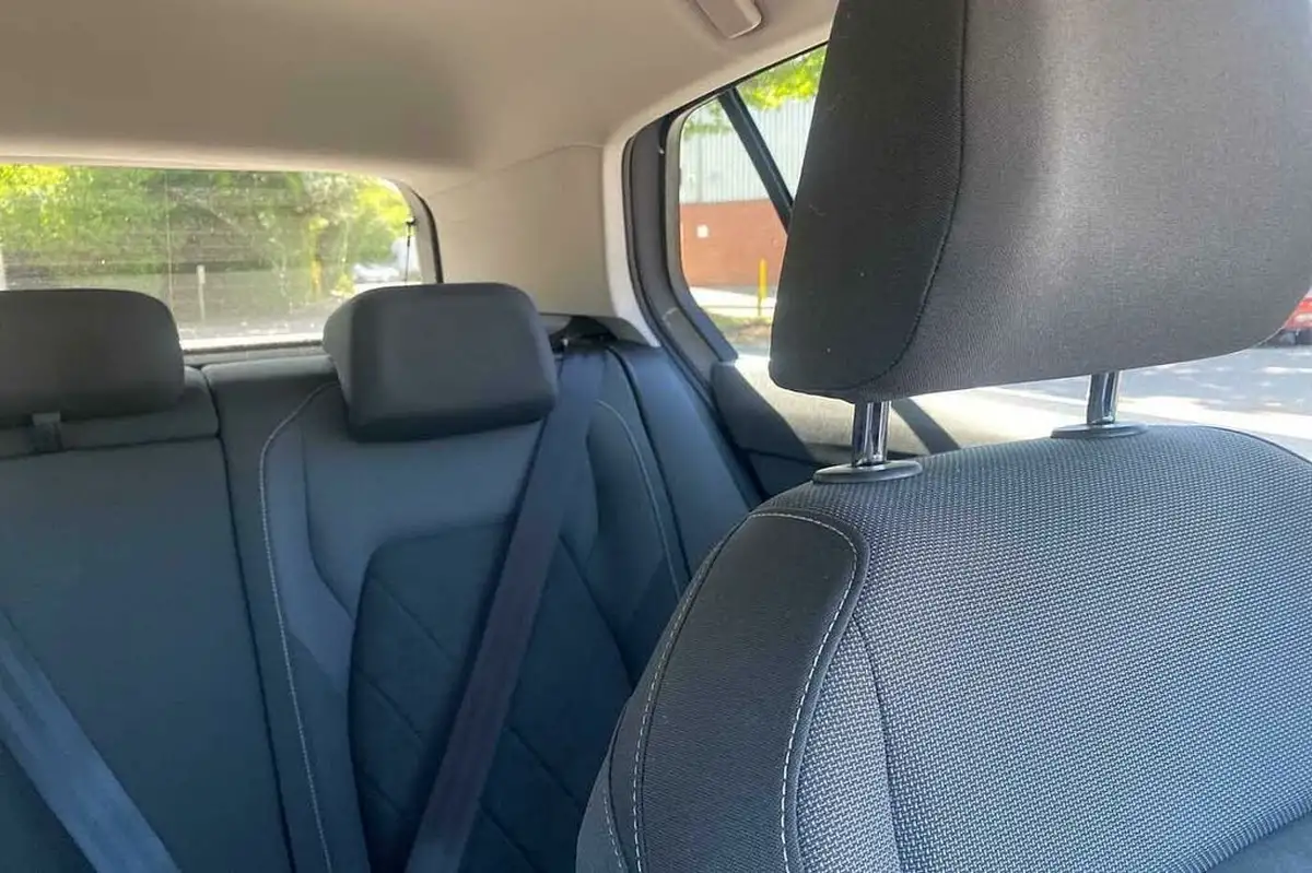 2023-volkswagen-golf-15-tsi-style-edition-130ps-big-28
