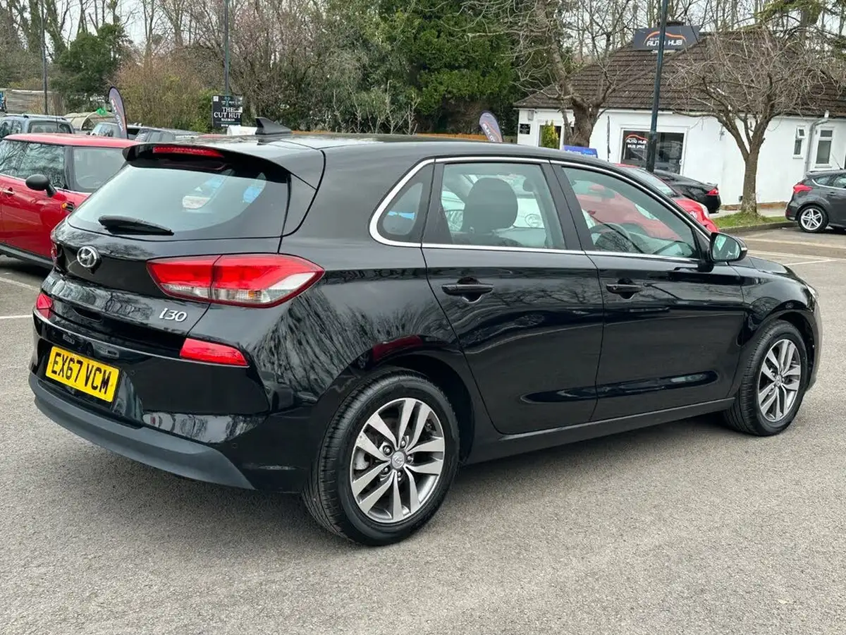 2017-hyundai-i30-10-t-gdi-se-nav-blue-drive-hatchback-big-30