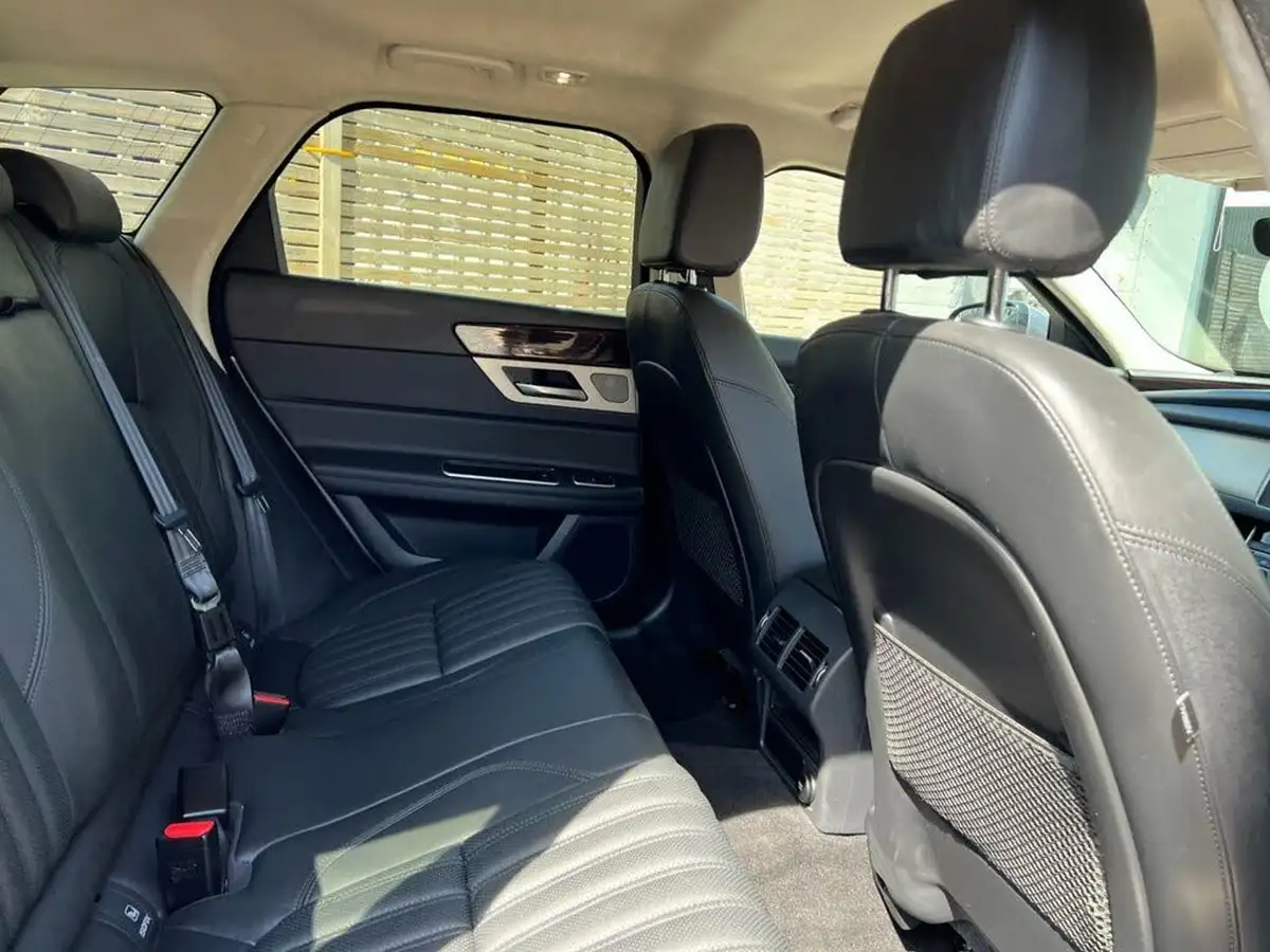 2019-jaguar-xf-20i-portfolio-250ps-sportbrake-5d-big-33