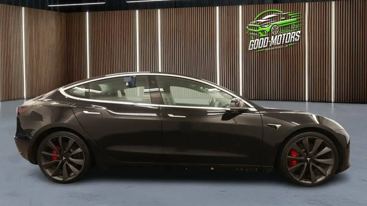 2020-tesla-model-3-e-performance-big-3