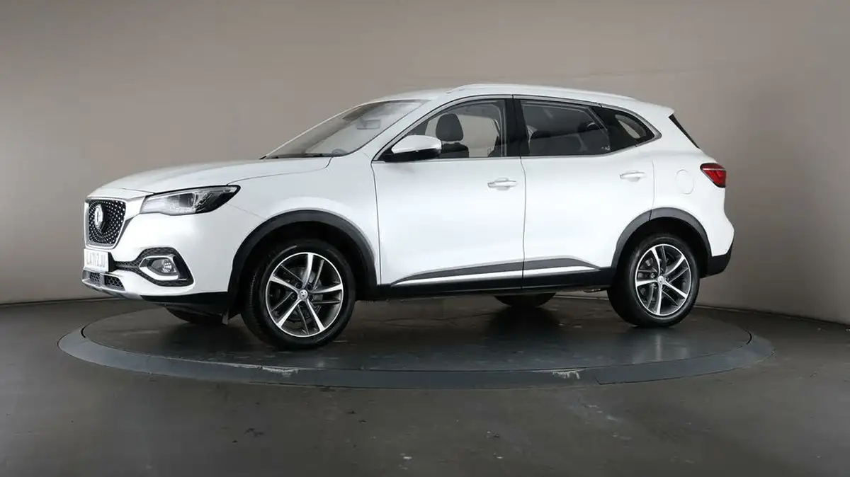 2022-mg-hs-15t-gdi-excite-162ps-big-33