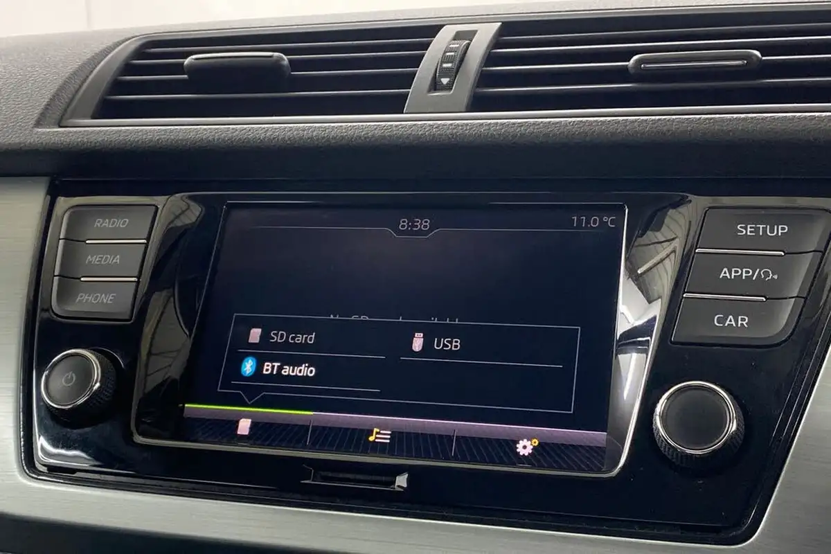 2019-skoda-fabia-10-mpi-se-75ps-ss-hatchback-big-16
