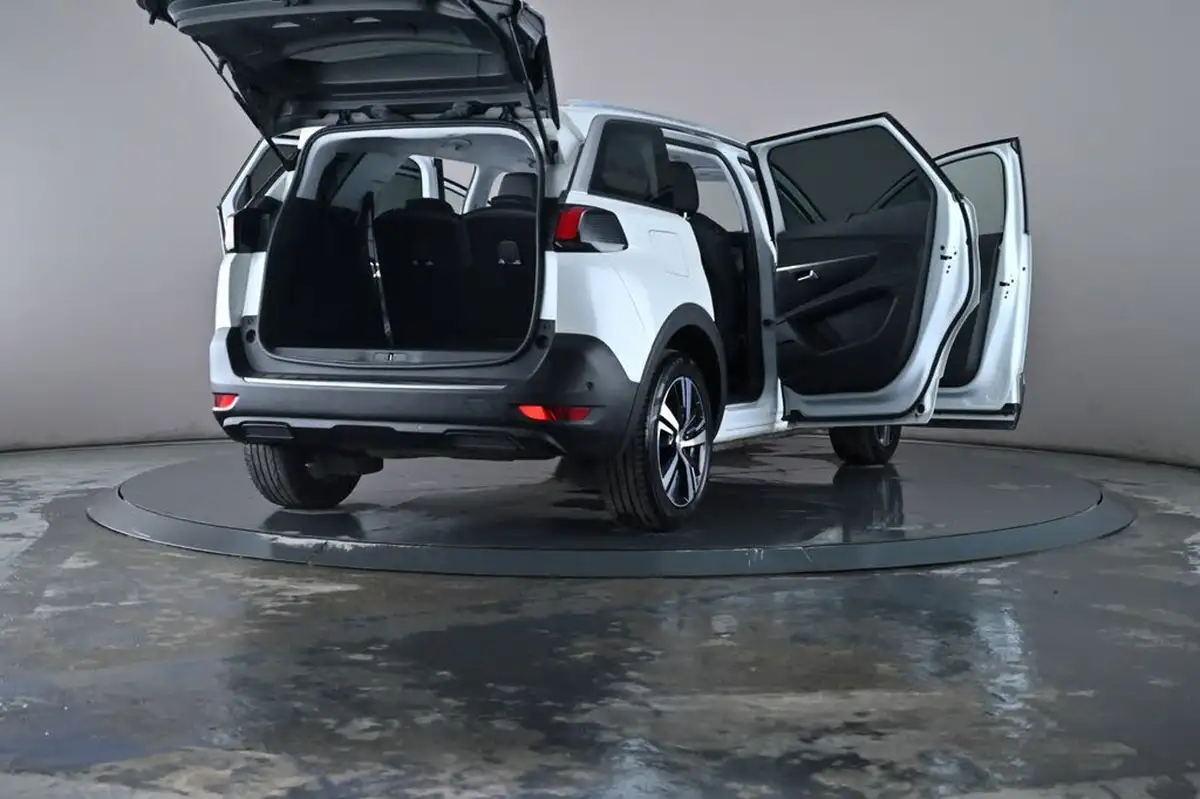 2018-peugeot-5008-suv-12-puretech-allure-eat6-big-60