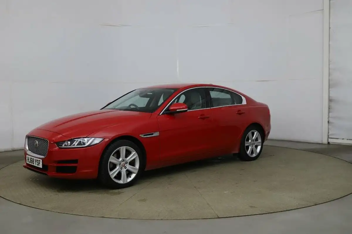 2018-jaguar-xe-20i-portfolio-300ps-awd-1997cc-big-2