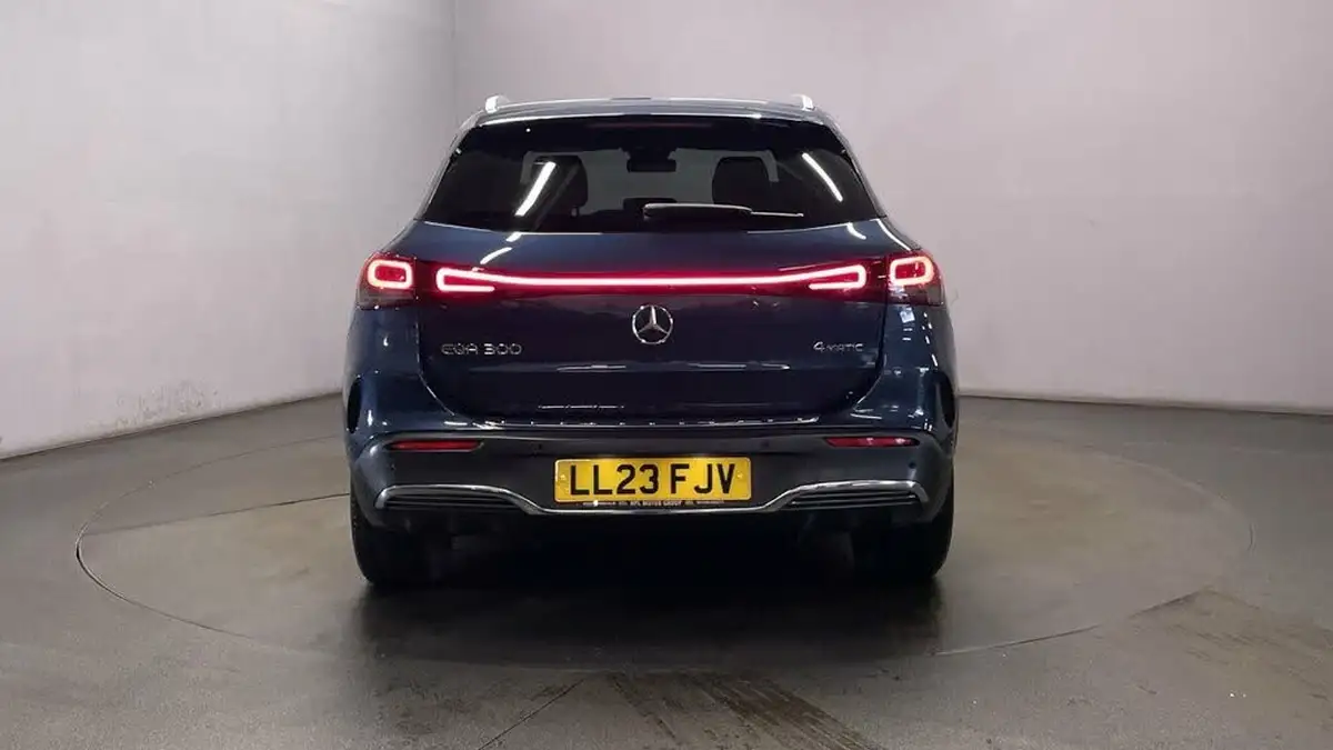 2023-mercedes-benz-eqa-e-eqa-300-amg-line-big-6