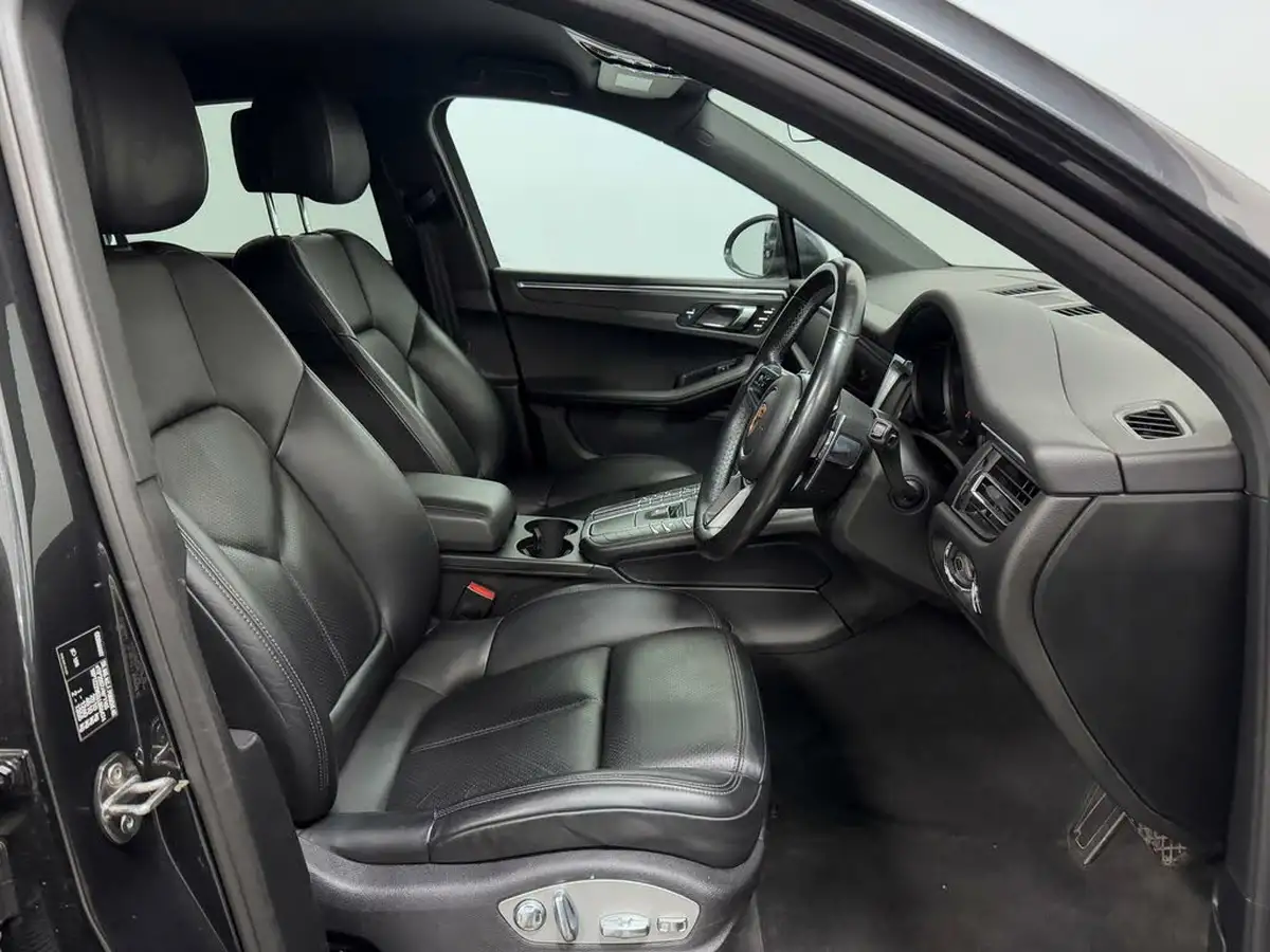 2019-porsche-macan-20-big-23