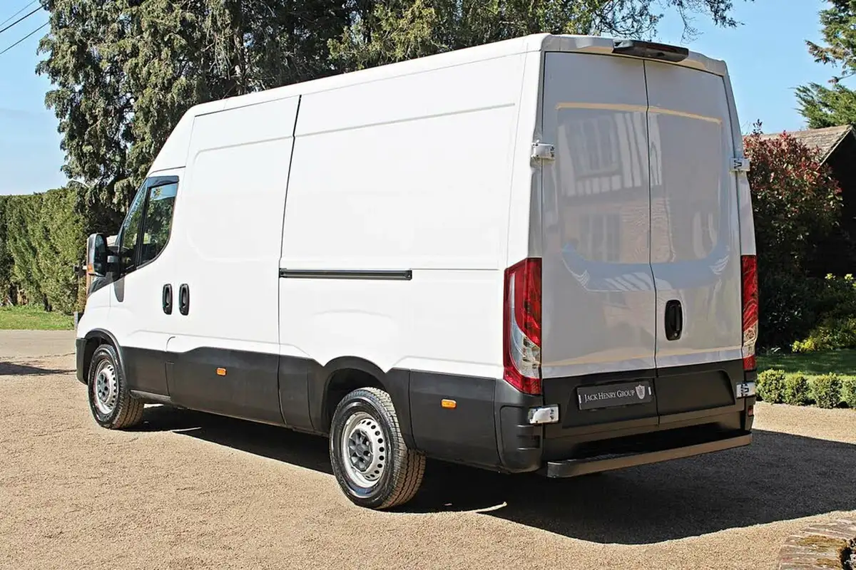 2021-iveco-daily-s-class-23td-35s14v-business-3520mm-h2-136pseu6dt-big-2
