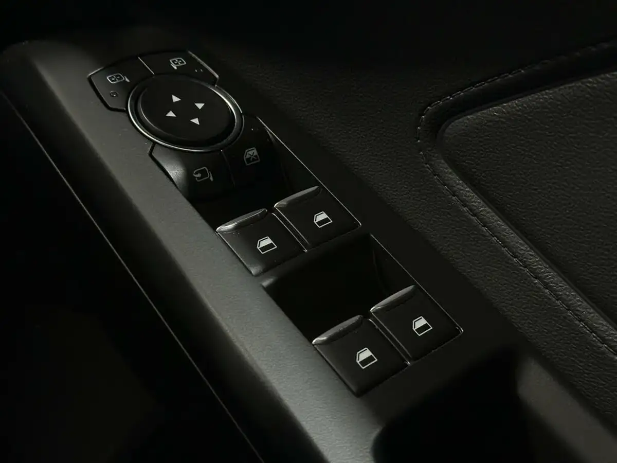 2020-ford-focus-20-st-hatchback-big-17